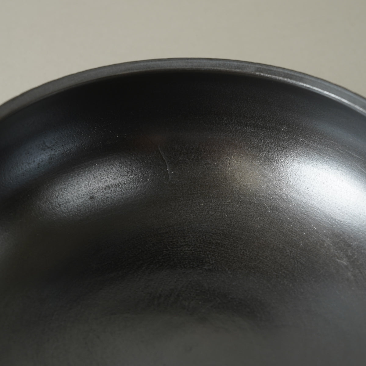 有田焼 古色銀彩 飛び鉋 蓋付中鉢 15cm [真鍮摘み]